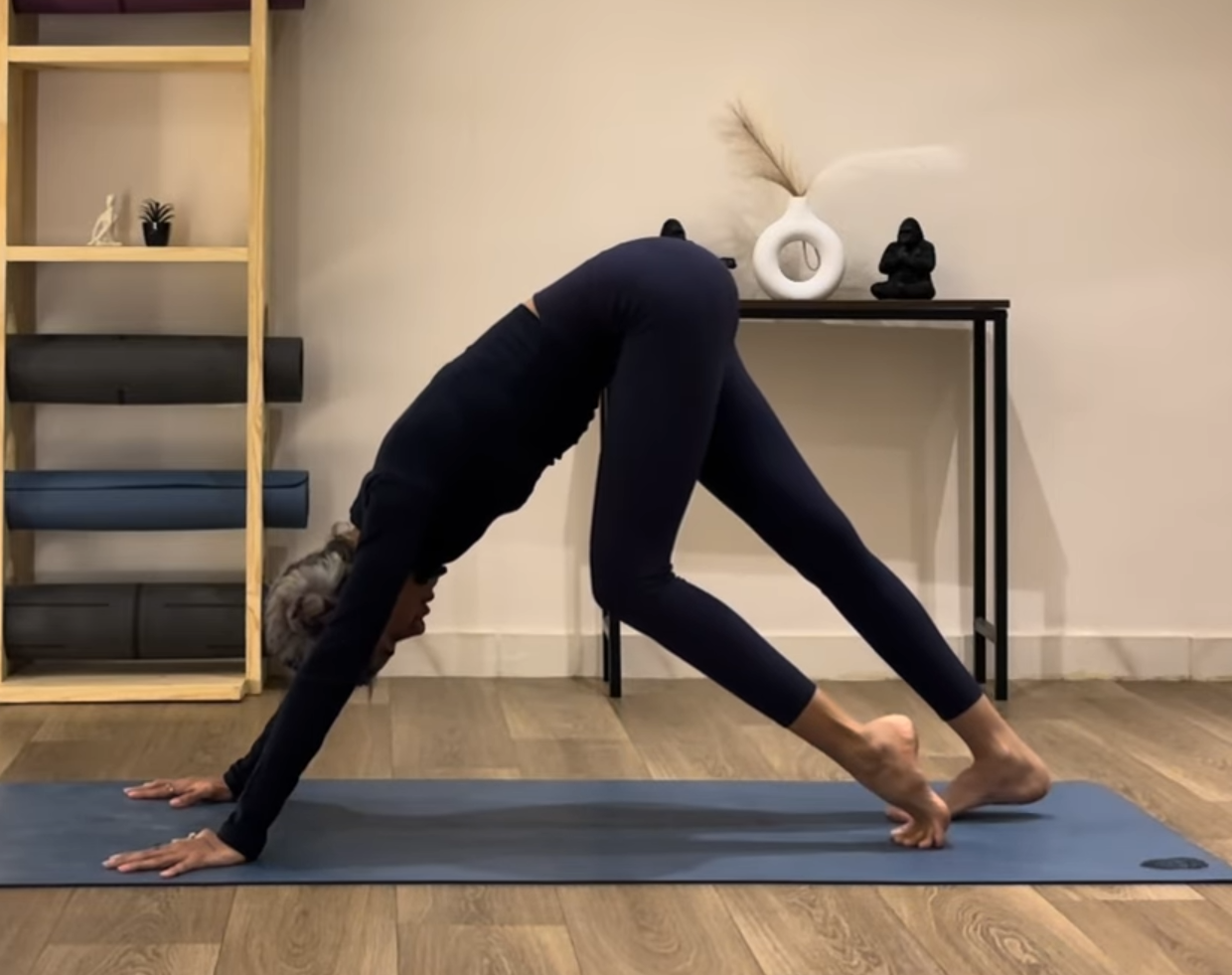 23 دقيقة كلاس يركز على الجسم بالكامل ( تقوية + مرونة + موبلتي ) feel better and let your body be free
